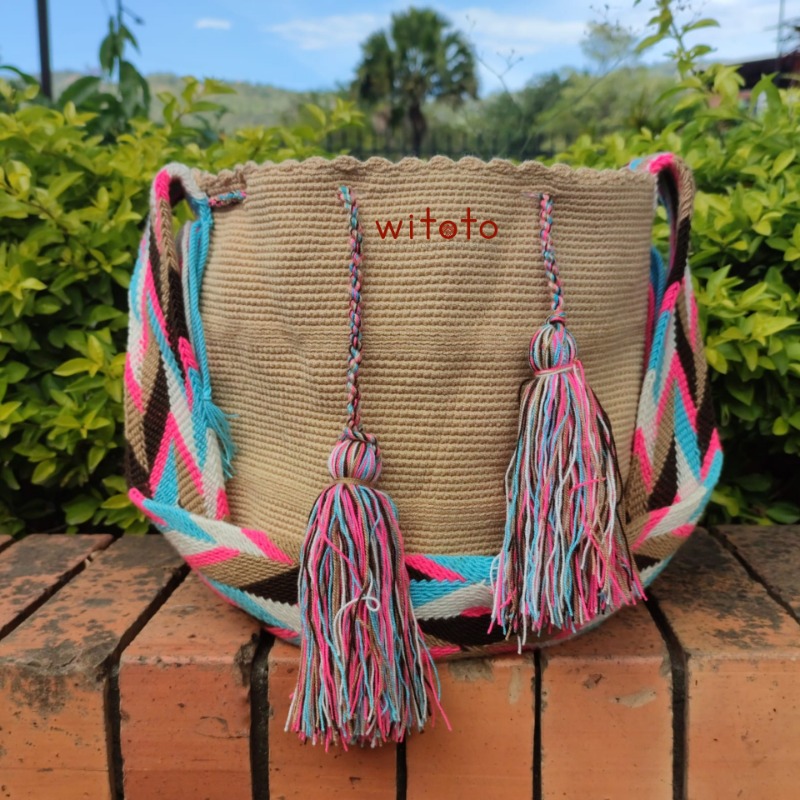 MOCHILA WAYUU CARAMELO 3